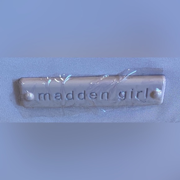 MADDEN GIRL Mauve Mini Tote w/Adjustable Guitar Strap, NWT - Picture 4 of 15